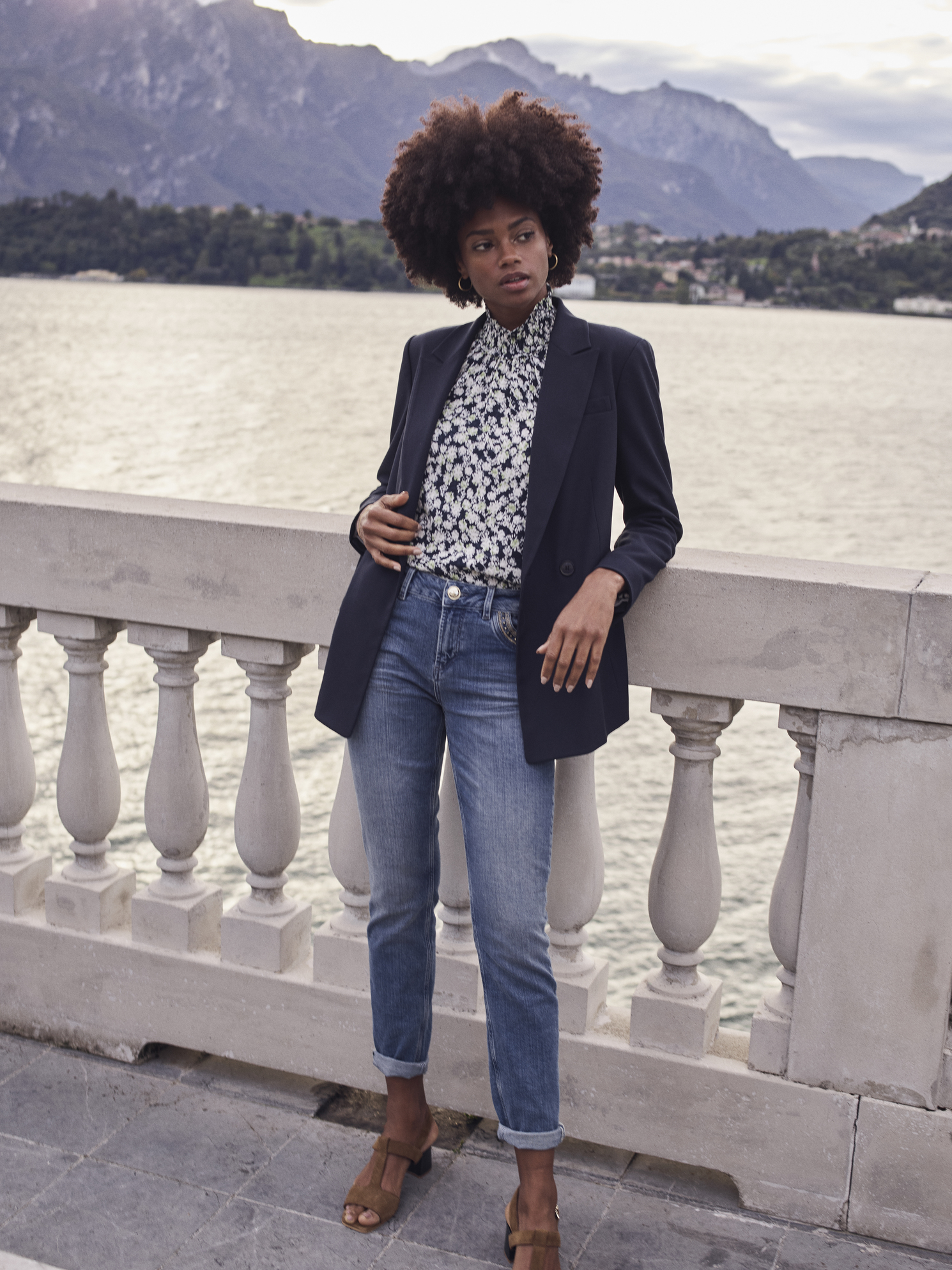 143080 Ximena Bloom Blouse – 140810 Wanda Twiggy Blazer – 143330 Bradford Dust Jeans – 143920 Palma Block Heel